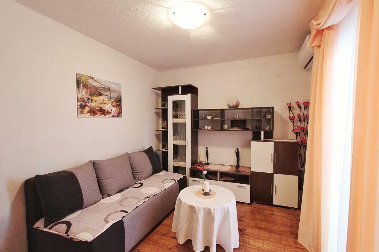Apartments Filip Подстрана Екстер'єр фото