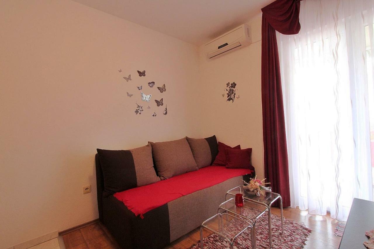 Apartments Filip Подстрана Екстер'єр фото