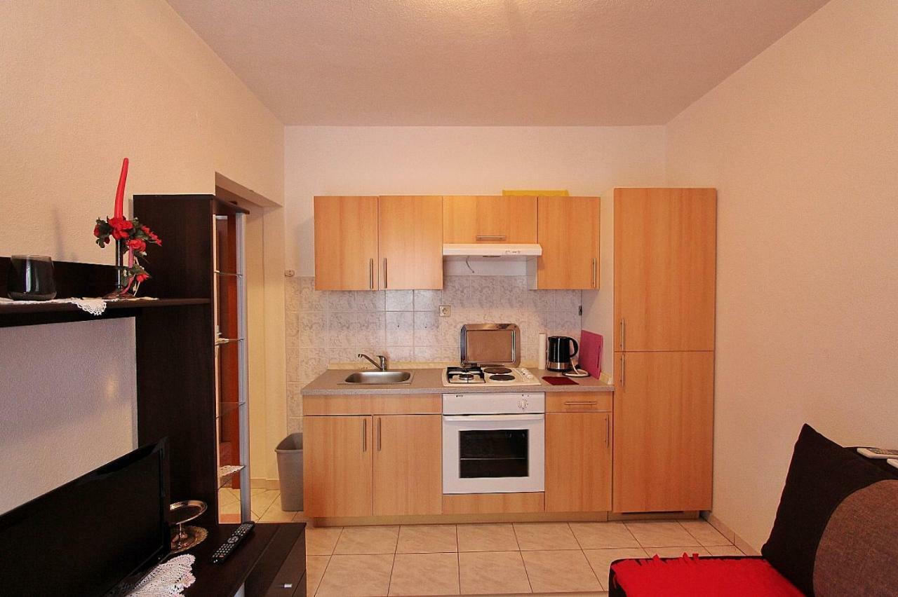 Apartments Filip Подстрана Екстер'єр фото