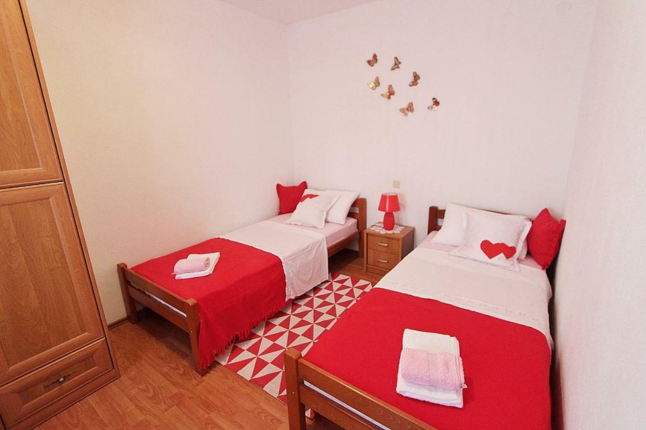Apartments Filip Подстрана Екстер'єр фото